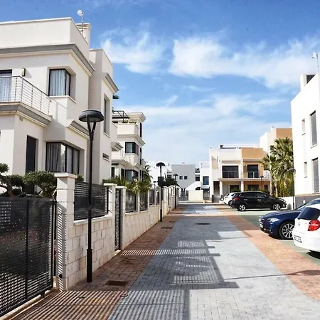 فندق La Zenia Beach Bungalow *